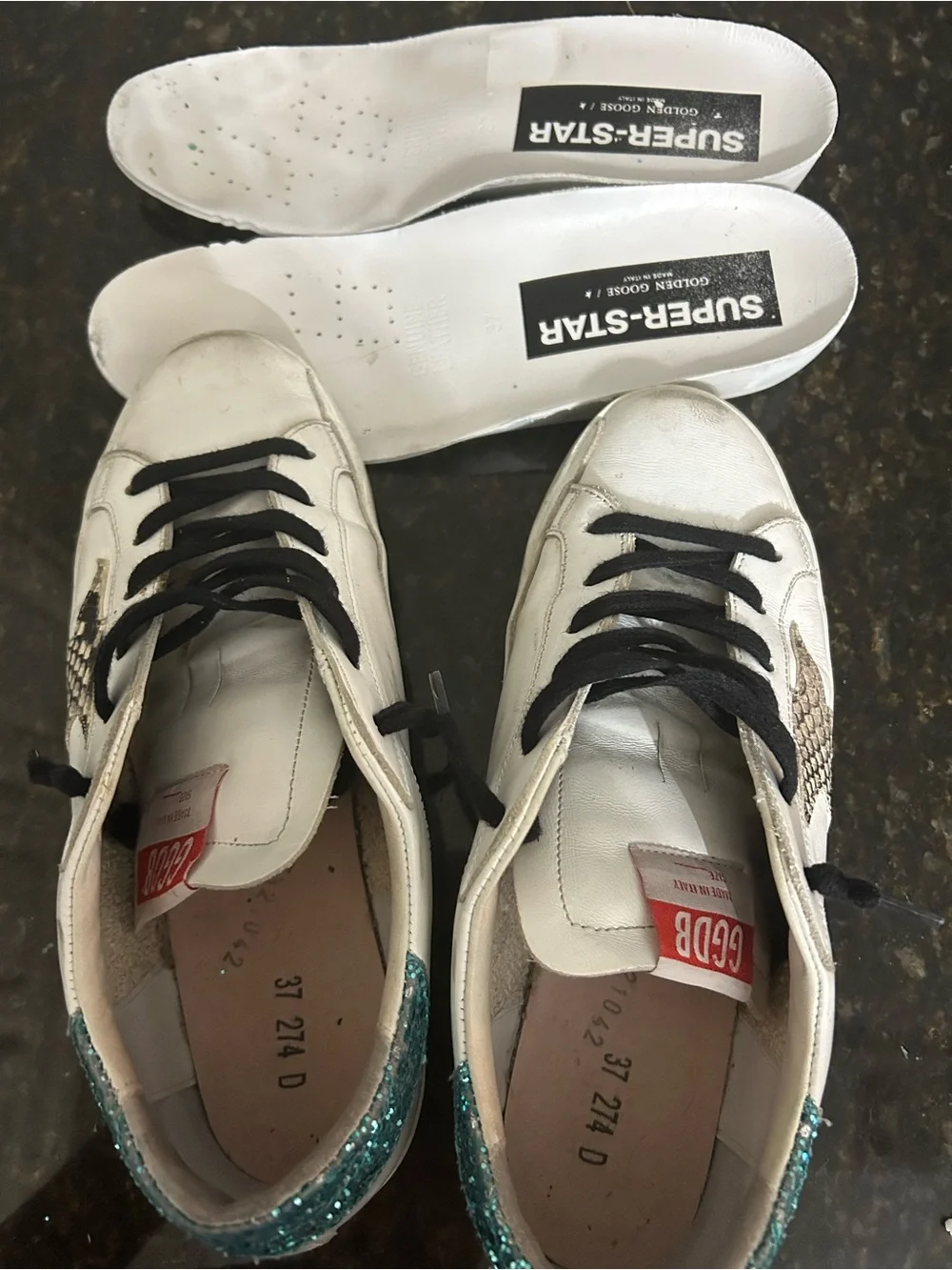 Golden Goose White Sneakers with Black Laces and Beige Snake-Print Star - Picture 4 of 8
